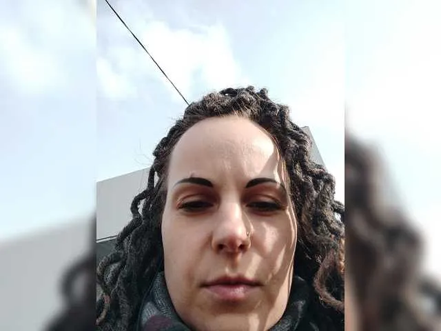 Live sex webcam photo for Honeydevila #272941615