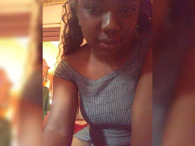 Live sex webcam photo for Honeyhoney3 #276529293