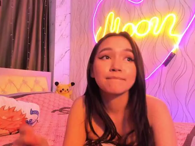 Live sex webcam photo for Honeykim3 #275560498