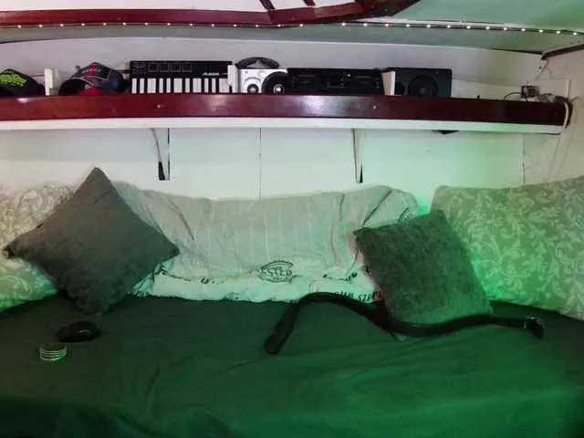 Live sex webcam photo for Honeykiss23 #277418525