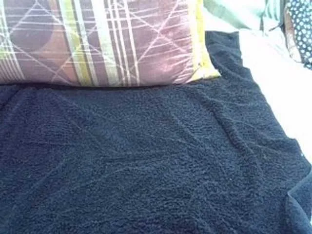 Live sex webcam photo for Honeyme24 #290973860