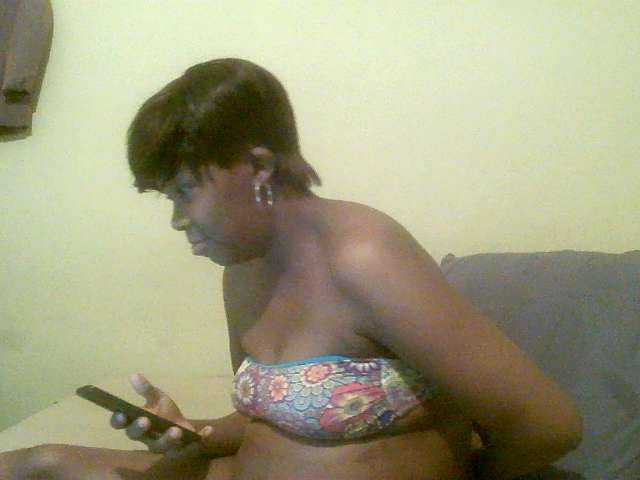 Live sex webcam photo for Honiedivaxx36 #273391346