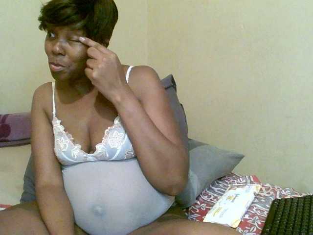 Live sex webcam photo for Honiedivaxx36 #273498680