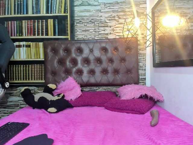 Live sex webcam photo for Honniecutex #273521221