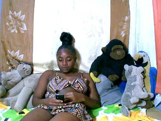 Live sex webcam photo for Honoratte #291359617