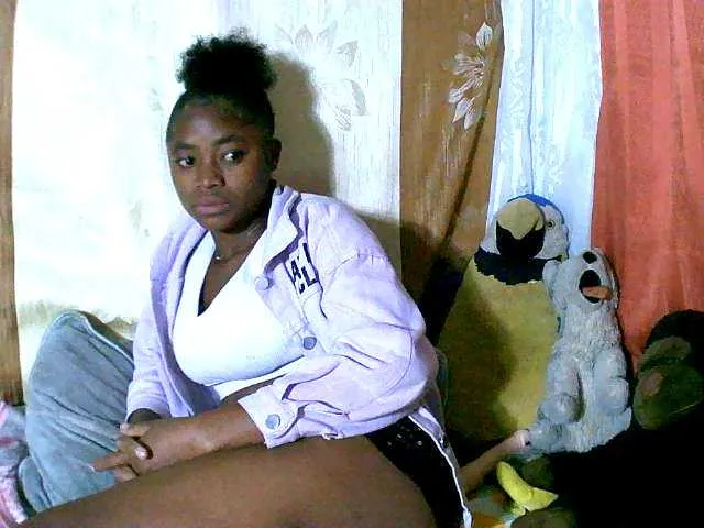 Live sex webcam photo for Honoratte #291382568