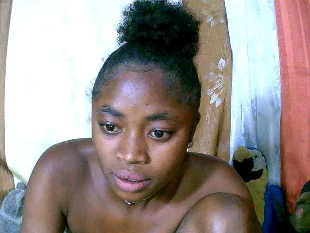 Live sex webcam photo for Honoratte #291384427