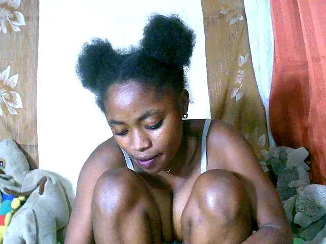 Live sex webcam photo for Honoratte #291546777