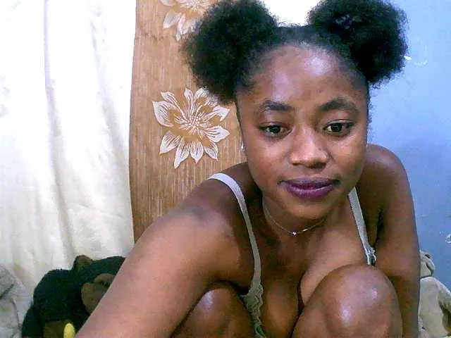 Live sex webcam photo for Honoratte #291613798