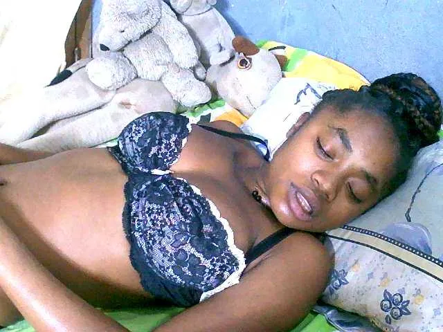 Live sex webcam photo for Honoratte #291913395