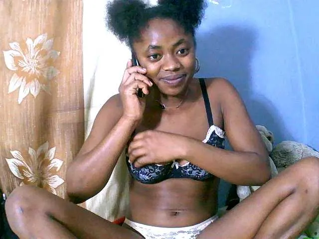 Live sex webcam photo for Honoratte #291979959
