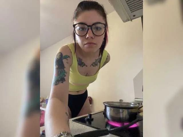 Live sex webcam photo for Hood-Wink #273513445