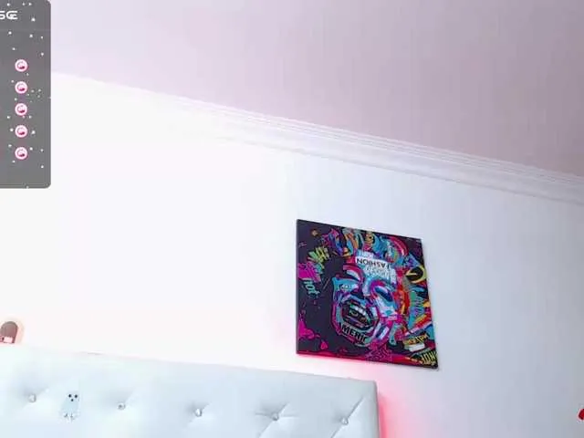 Live sex webcam photo for Horny-roommate #276822623