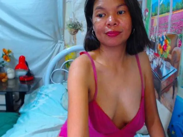 Live sex webcam photo for Horny4s3x #290925284