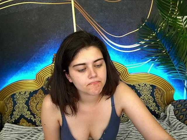 Live sex webcam photo for HornyJulii #278202990