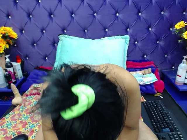 Live sex webcam photo for HornySkinny26 #277200691