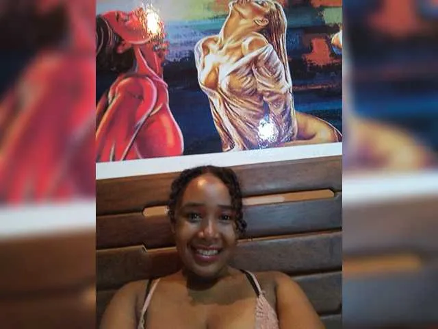 Live sex webcam photo for Hornycum5 #276854953