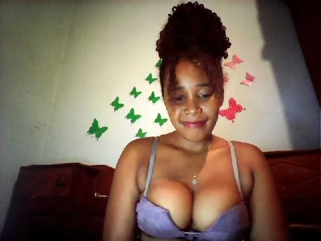 Live sex webcam photo for Hornycum5 #277787518