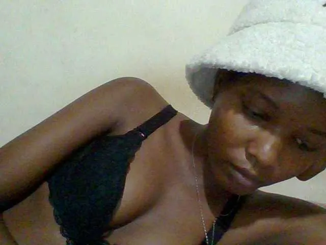 Live sex webcam photo for Hornyqueen4 #289320894