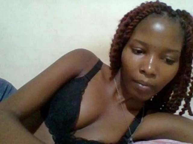Live sex webcam photo for Hornyqueen4 #289327299