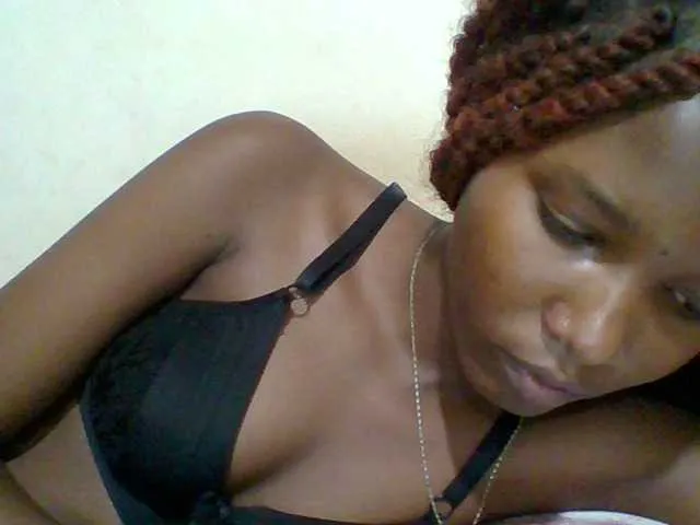 Live sex webcam photo for Hornyqueen4 #289637061