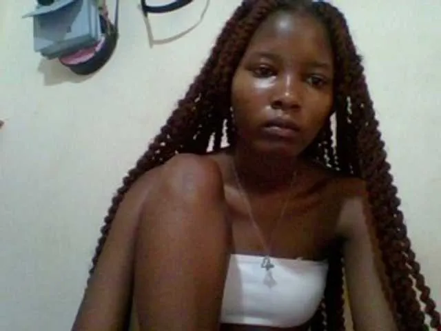 Live sex webcam photo for Hornyqueen4 #289723295