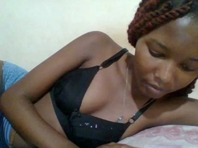 Live sex webcam photo for Hornyqueen4 #289948746