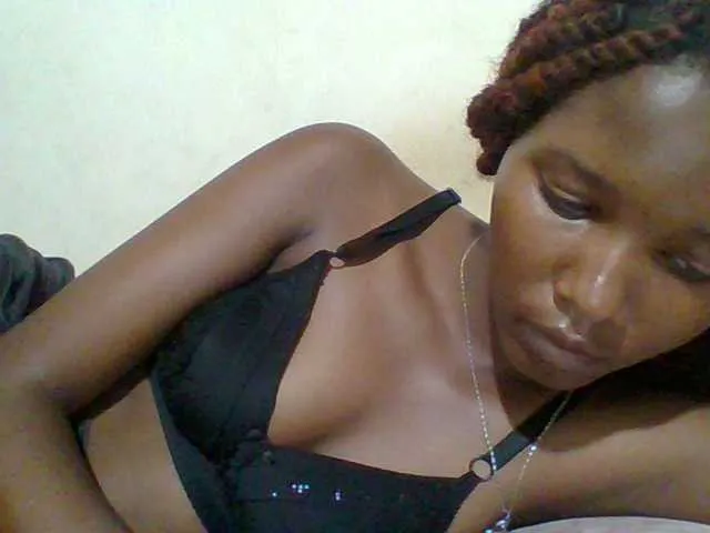 Live sex webcam photo for Hornyqueen4 #290036359