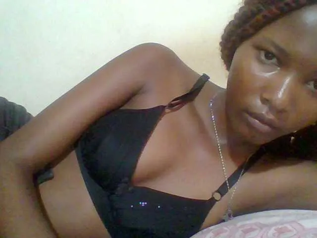 Live sex webcam photo for Hornyqueen4 #290045930