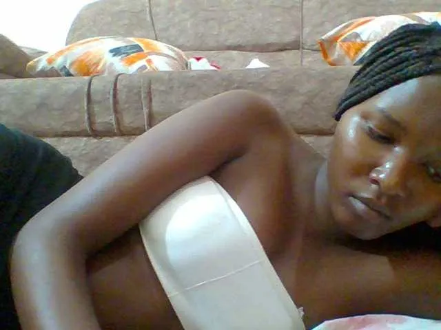 Live sex webcam photo for Hornyqueen4 #290171088