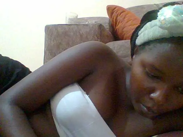 Live sex webcam photo for Hornyqueen4 #290281450