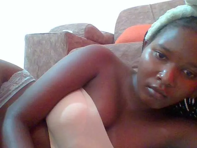 Live sex webcam photo for Hornyqueen4 #290298913