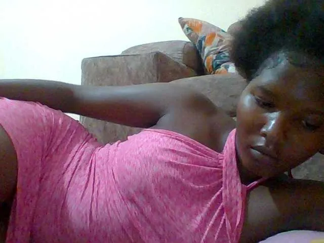 Live sex webcam photo for Hornyqueen4 #290354919