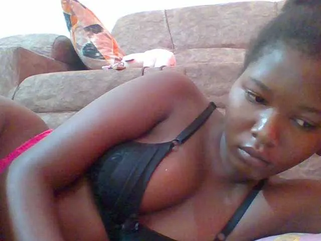 Live sex webcam photo for Hornyqueen4 #290385068