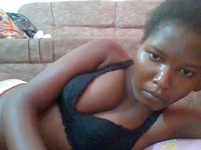 Live sex webcam photo for Hornyqueen4 #290392964