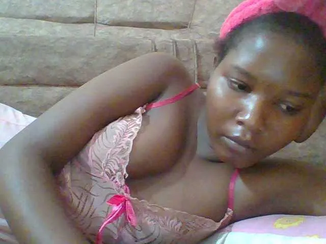 Live sex webcam photo for Hornyqueen4 #290415878
