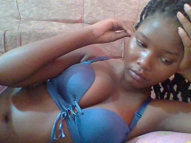 Live sex webcam photo for Hornyqueen4 #290444738