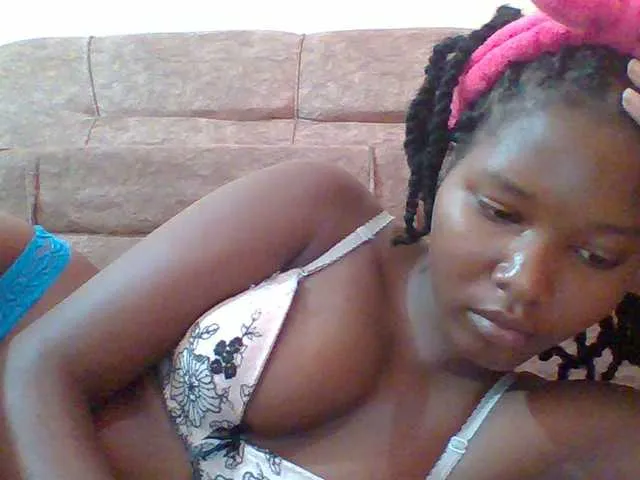 Live sex webcam photo for Hornyqueen4 #290487275