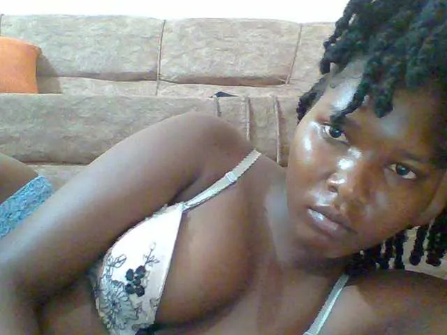 Live sex webcam photo for Hornyqueen4 #290502067