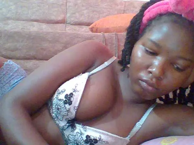 Live sex webcam photo for Hornyqueen4 #290504618