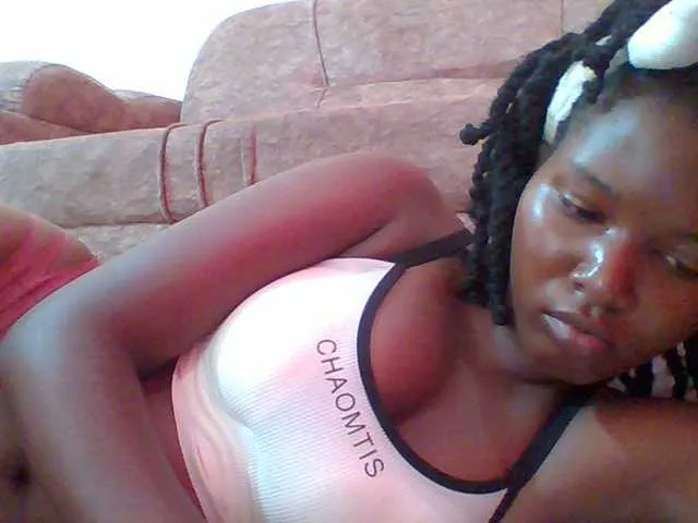 Live sex webcam photo for Hornyqueen4 #290580330