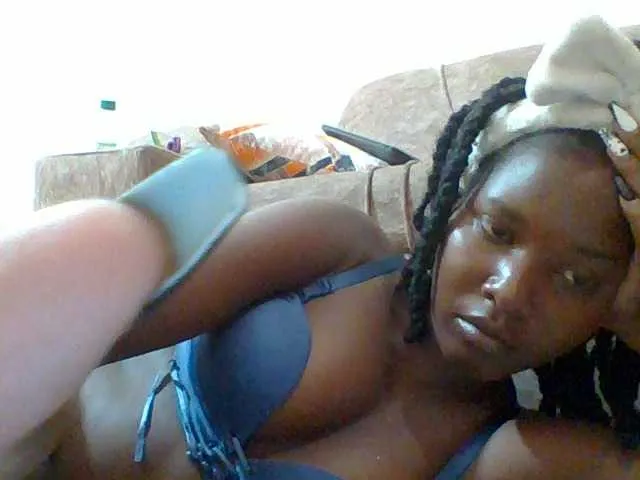 Live sex webcam photo for Hornyqueen4 #290583281