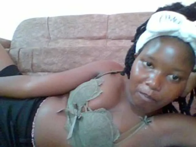 Live sex webcam photo for Hornyqueen4 #290647007