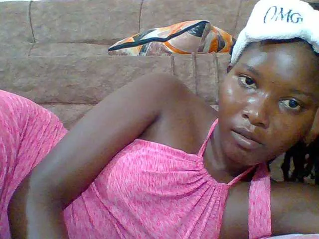 Live sex webcam photo for Hornyqueen4 #290670507