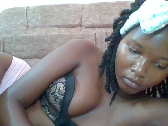 Live sex webcam photo for Hornyqueen4 #290702359