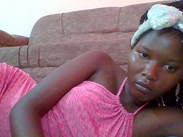 Live sex webcam photo for Hornyqueen4 #290708146