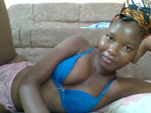 Live sex webcam photo for Hornyqueen4 #290787752