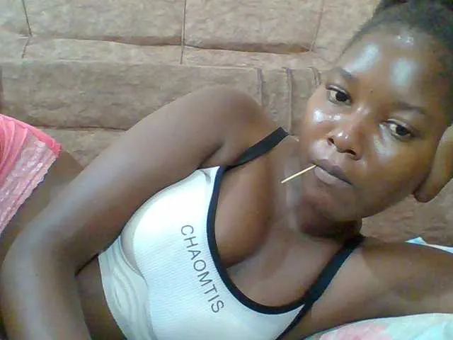 Live sex webcam photo for Hornyqueen4 #290793810