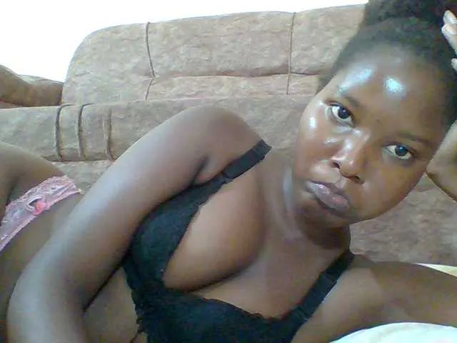 Live sex webcam photo for Hornyqueen4 #290848260