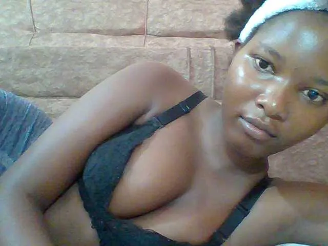 Live sex webcam photo for Hornyqueen4 #290861134